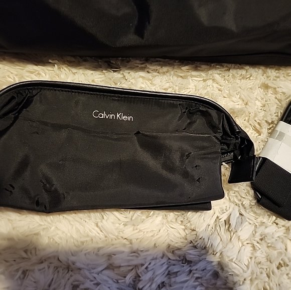 Calvin Klein Detatchable crossbody messenger travel bag w logos, small b… - Picture 14 of 16